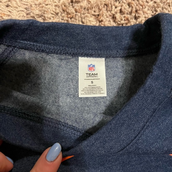 Broncos NFL Women’s Sweater new with tags - Picture 5 of 7
